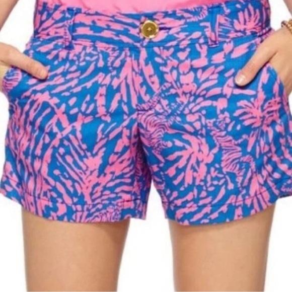 Lilly Pulitzer Pants - EUC Lilly Pulitzer Pink Blue Tropical Callahan Rollin in the Grass Shorts Sz 2